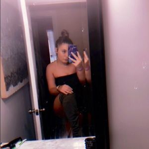 Meet your Posher, Leea